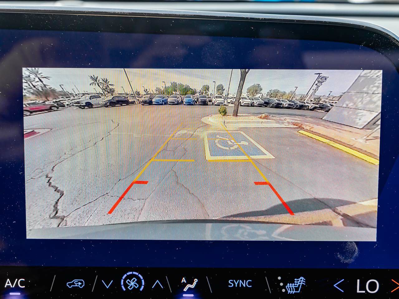 Used 2026 Chevrolet Traverse LT w/ LPO, Floor Liner Package FWD image 16