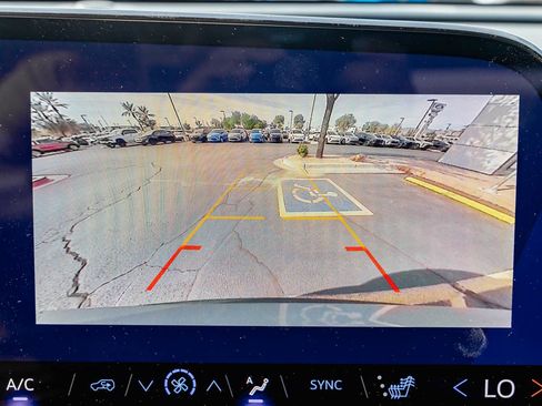 Used 2026 Chevrolet Traverse LT w/ LPO, Floor Liner Package FWD image 16