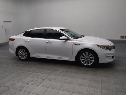 Used 2016 Kia Optima EX image 11