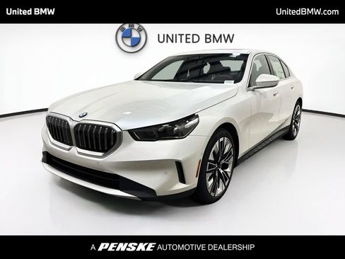 New 2027 BMW 530i RWD image 1