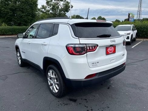 Used 2023 Jeep Compass Latitude AWD/4WD image 13