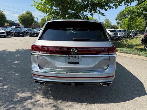 Used 2024 Volkswagen Atlas SEL Premium R-Line AWD/4WD image 4