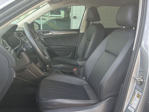 Certified 2023 Volkswagen Tiguan SE FWD image 15