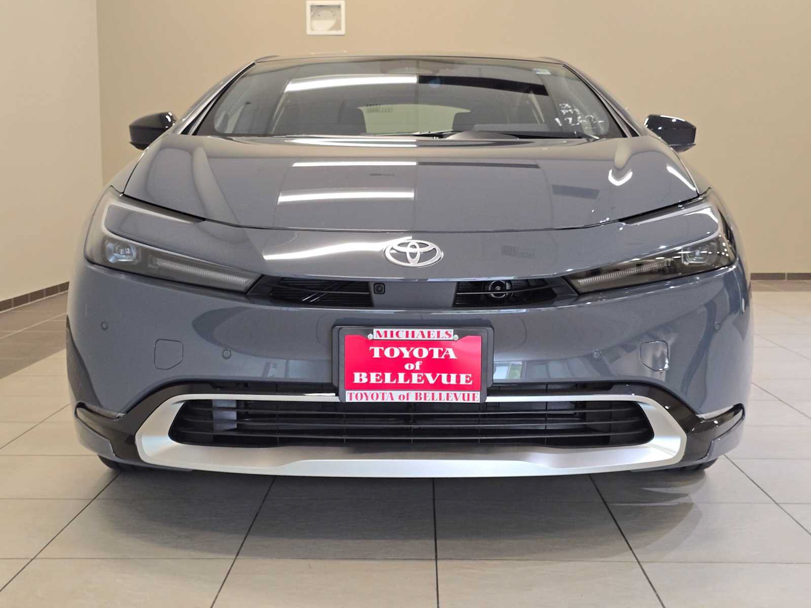 New 2027 Toyota Prius Plug-In Hybrid FWD image 6