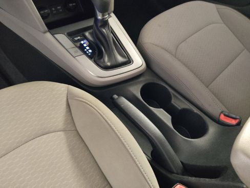 Used 2019 Hyundai Elantra SE FWD image 26