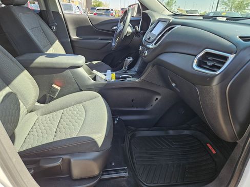 Certified 2018 Chevrolet Equinox LT FWD image 21