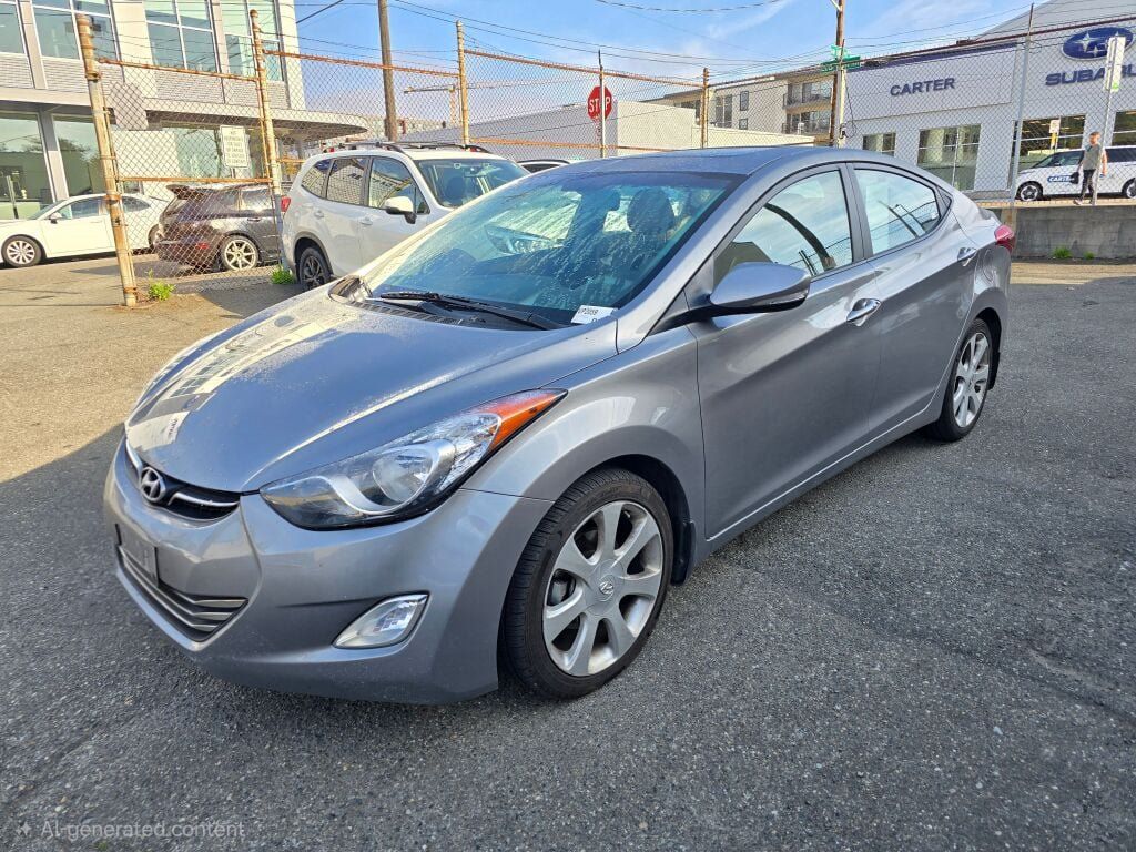 Used 2013 Hyundai Elantra Limited w/ Technology Pkg FWD image 3