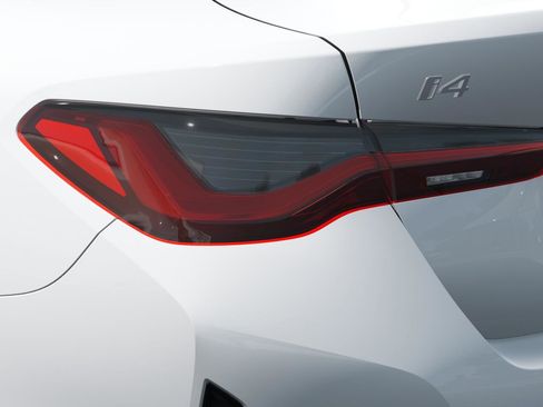 New 2026 BMW i4 eDrive40 image 8