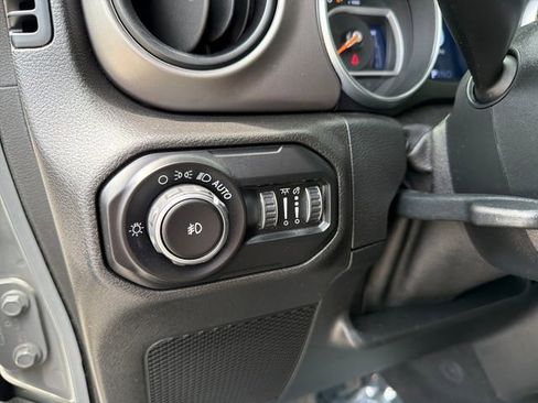Used 2020 Jeep Wrangler Sport AWD/4WD image 14