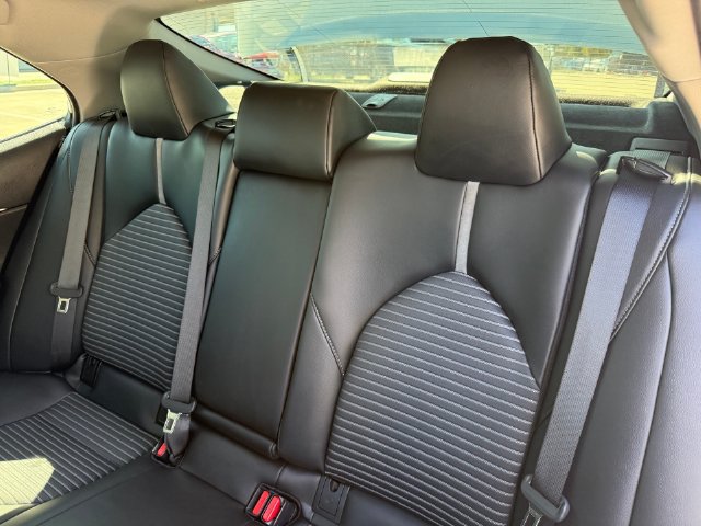 Used 2020 Toyota Camry SE FWD image 28
