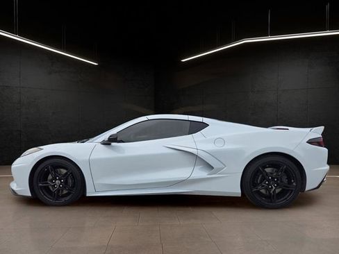 Used 2022 Chevrolet Corvette Stingray Premium Cpe w/ Z51 Performance Package RWD image 4