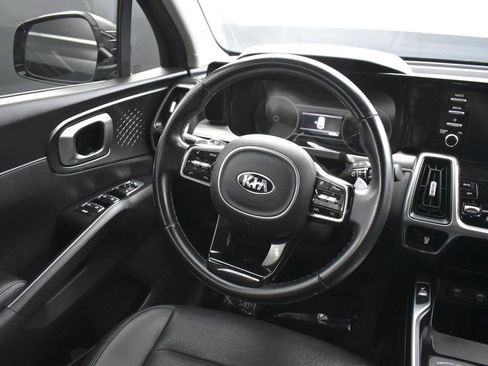 Used 2021 Kia Sorento S image 16