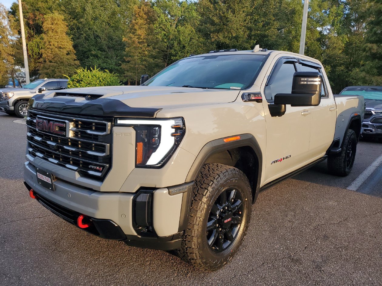 Used 2024 GMC Sierra 2500 AT4 w/ AT4 Premium Plus Package AWD/4WD image 2