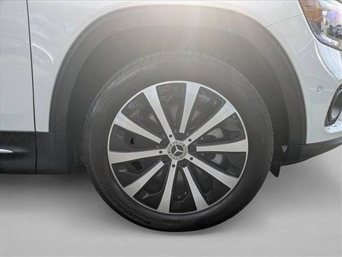 Certified 2022 Mercedes-Benz GLB 250 4MATIC w/ Premium Package Lite image 25