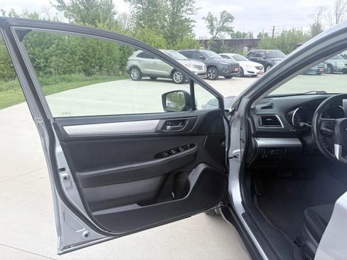 Used 2017 Subaru Outback 2.5i Premium AWD/4WD image 14