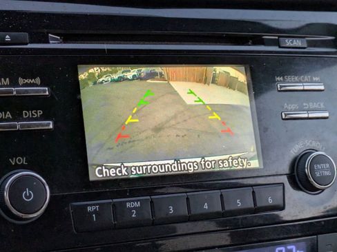 Used 2015 Nissan Rogue SV image 22