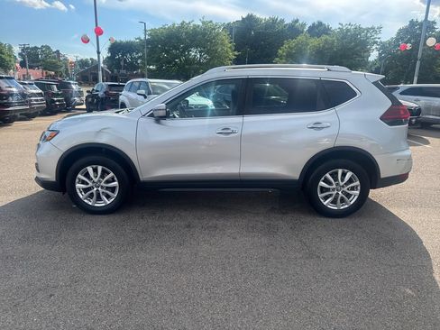Used 2018 Nissan Rogue SV AWD/4WD image 4