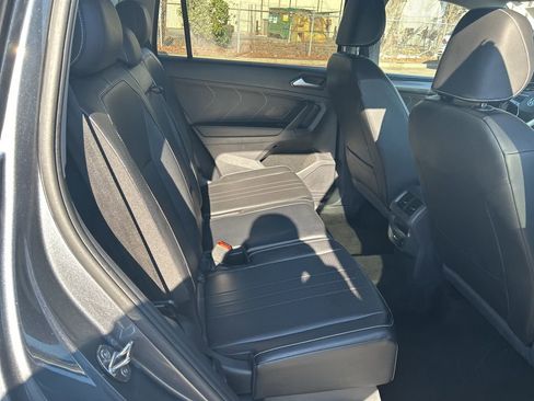 Used 2024 Volkswagen Tiguan SE image 24