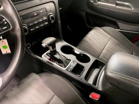 Used 2019 Kia Sportage LX image 20