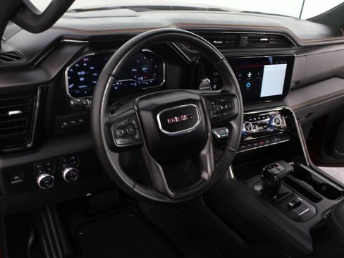 Used 2024 GMC Sierra 1500 AT4 w/ Technology Package AWD/4WD image 11
