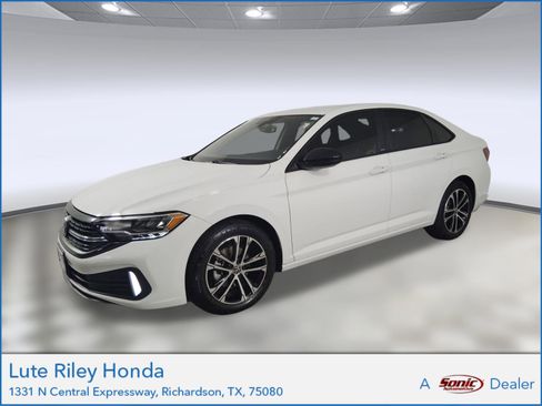 Used 2024 Volkswagen Jetta Sport image 1