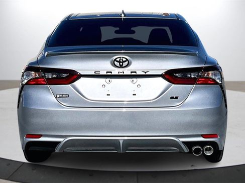 Used 2024 Toyota Camry SE image 8