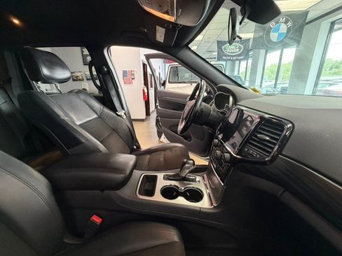Used 2021 Jeep Grand Cherokee Laredo X AWD/4WD image 40