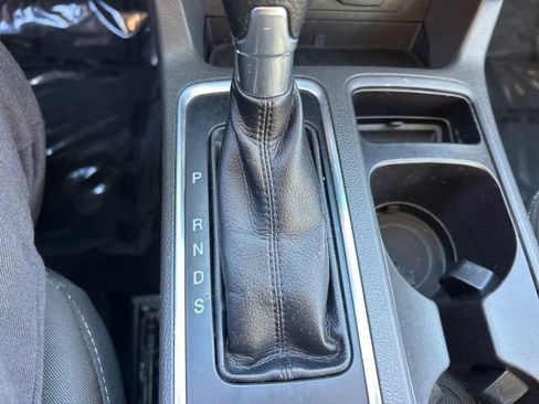 Used 2017 Ford Escape SE image 19