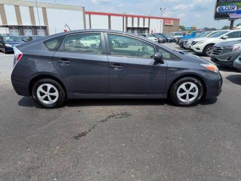 Used 2014 Toyota Prius Two FWD image 7