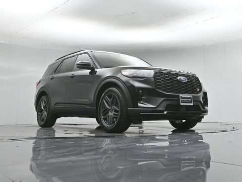 New 2026 Ford Explorer ST RWD image 47