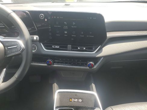 Used 2025 Chevrolet Equinox LT w/ Convenience Package II FWD image 13