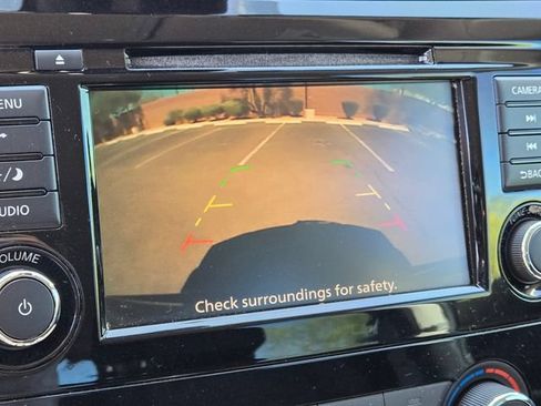 Used 2019 Nissan Rogue S FWD image 32