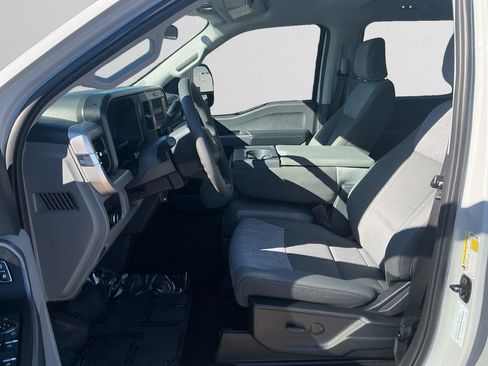 Used 2025 Ford F250 XLT w/ FX4 Off-Road Package AWD/4WD image 9