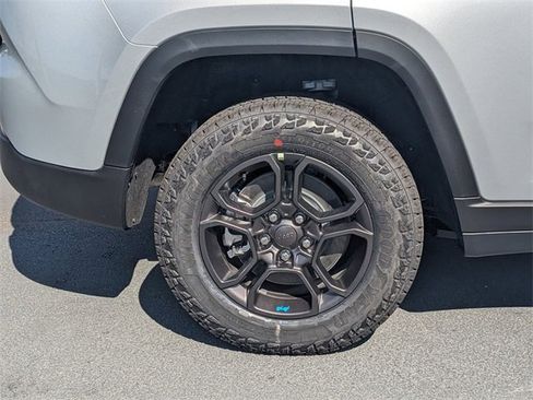 New 2025 Jeep Grand Cherokee Trailhawk image 11