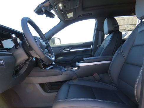 New 2026 GMC Terrain Elevation w/ Elevation Premium Package image 17