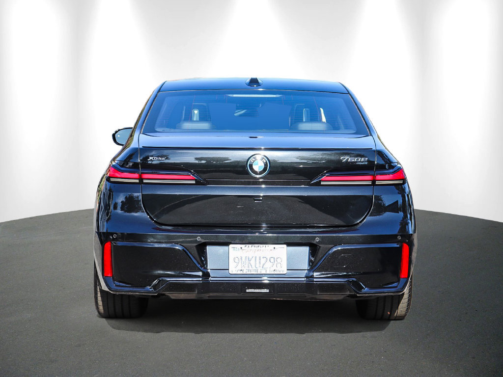 Used 2026 BMW 750e xDrive w/ Premium Package AWD/4WD image 5