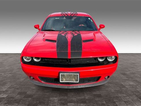Certified 2020 Dodge Challenger SXT w/ Blacktop Package image 5