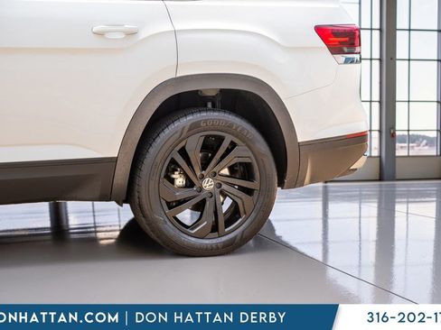 Used 2022 Volkswagen Atlas SE w/ Black Wheel Package AWD/4WD image 46