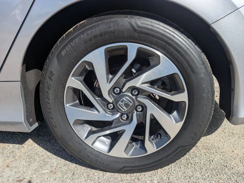 Used 2018 Honda Civic EX image 8