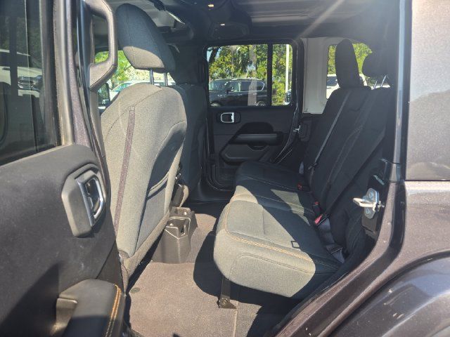 Used 2025 Jeep Wrangler Unlimited Sahara AWD/4WD image 18