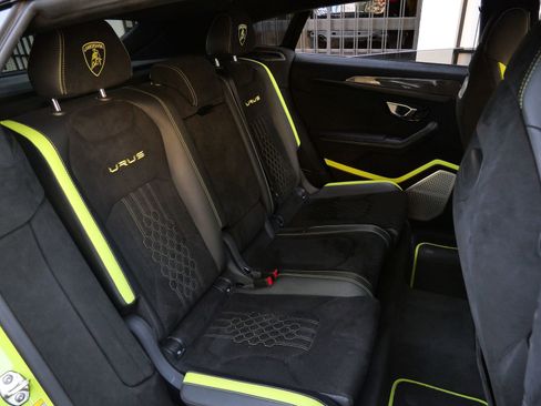 Used 2024 Lamborghini Urus Performante AWD/4WD image 42