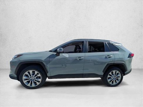 Used 2023 Toyota RAV4 XLE Premium image 9