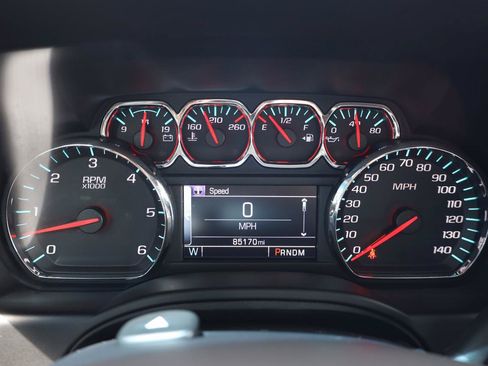 Used 2016 Chevrolet Suburban LT RWD image 7