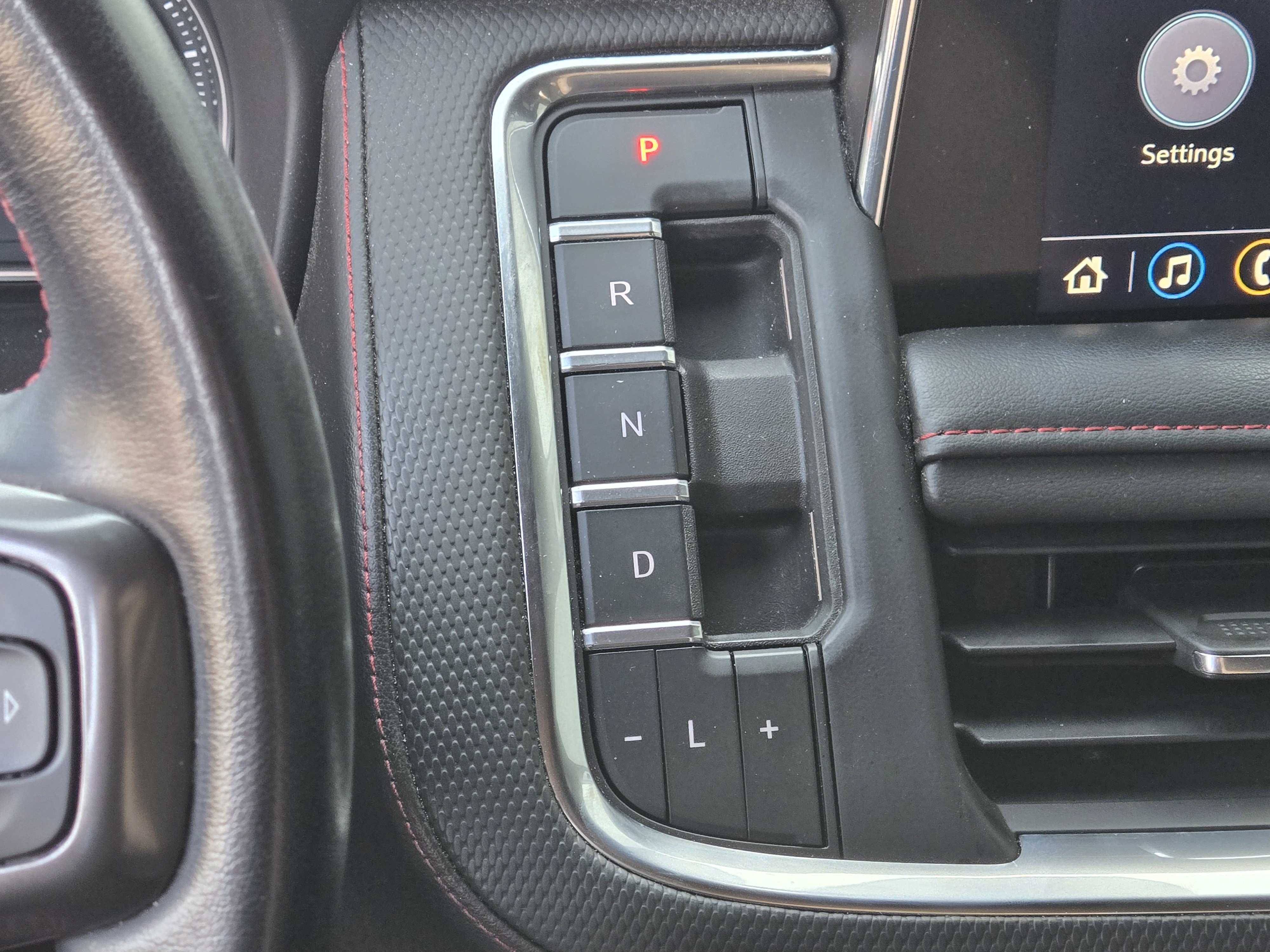 Used 2021 Chevrolet Tahoe RST AWD/4WD image 19