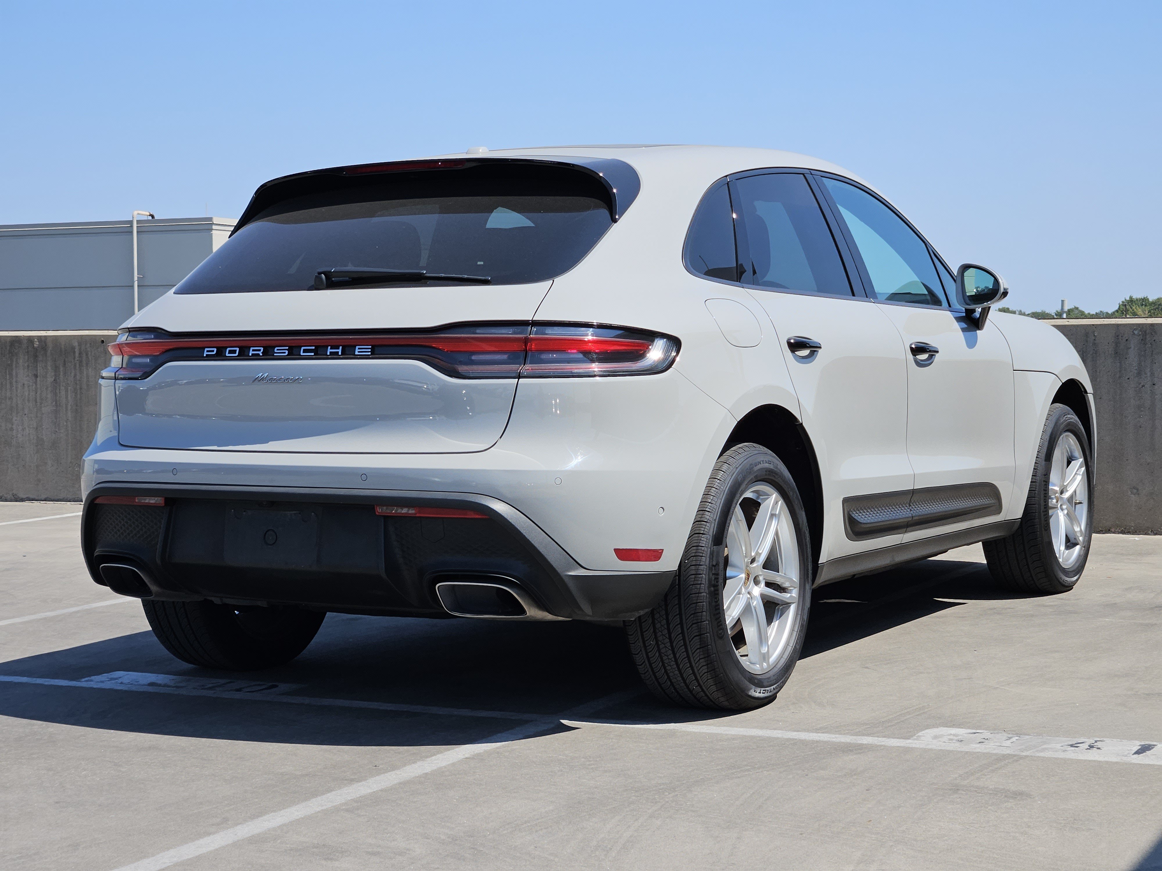 Certified 2023 Porsche Macan AWD/4WD image 8