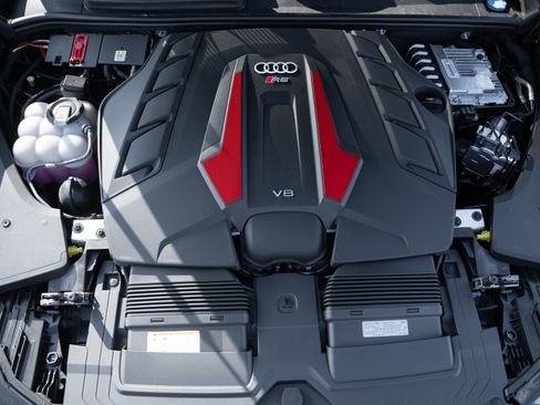 New 2026 Audi RS Q8 performance image 37