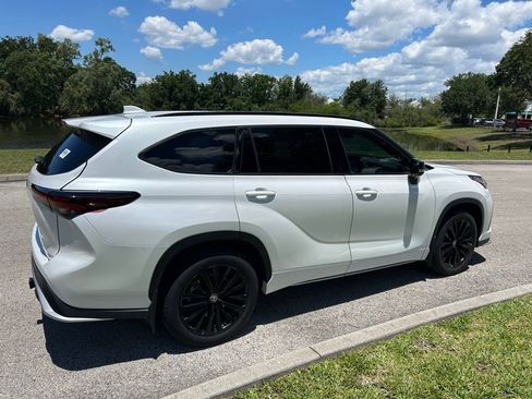 Certified 2024 Toyota Highlander XSE FWD image 6
