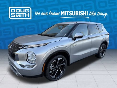 New 2025 Mitsubishi Outlander SE image 1