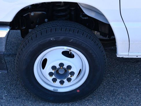 New 2027 Ford E-450 and Econoline 450 Super Duty w/ Power Equipment Group RWD image 19