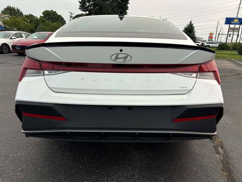 Certified 2026 Hyundai Elantra SEL FWD image 4